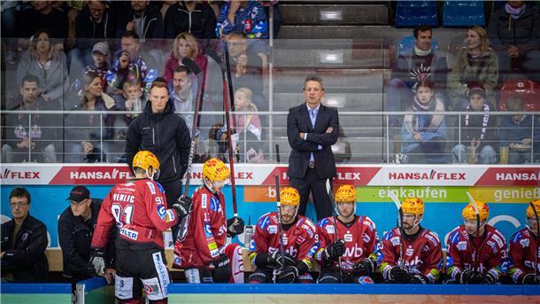 Pinguins kehren auf dem Sofa an die Tabellenspitze zurück