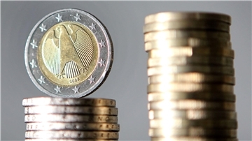 Dem Bund stehen der Prognose zufolge im kommenden Jahr rund 377,3 Milliarden Euro zur Verfügung.