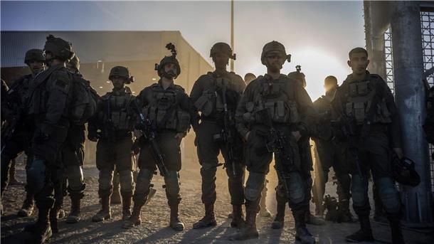 Dem israelischen Militär wird vorgeworfen, bei der Ankunft eines Hilfsgüterkonvois im Gazastreifen gezielt auf Palästinenser geschossen zu haben. Die Armee wehrt sich gegen die Vorwürfe.