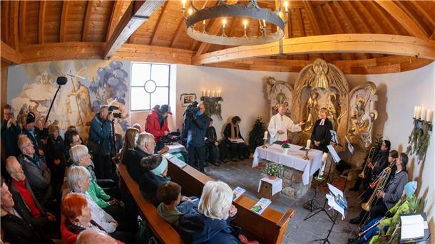 Den Klimawandel müssten die Menschen selbst angehen, findet Pastoralreferent Florian Hammerl (l).