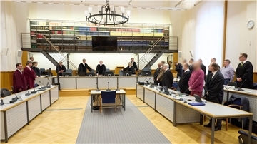 Den Mitgliedern der Terrorgruppe „Vereinte Patrioten“ wird vorgeworfen, eine inländische terroristische Vereinigung gegründet zu haben oder darin Mitglied gewesen zu sein.