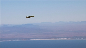 Den raketenförmigen Taurus KEPD-350 bezeichnet die Bundeswehr als einen „der modernsten Flugkörper der Luftwaffe“. Der Name Taurus steht als Abkürzung für die englischen Begriffe „Target Adaptive Unitary and Dispenser Robotic Ubiquity System“.