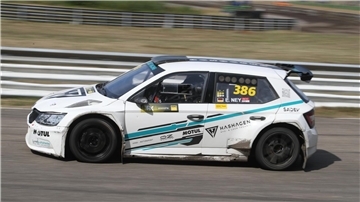 Den Skoda Fabia von Lukas Ney hat das Team für diese Saison in unzähligen Arbeitsstunden und mit viel Detailtreue neu aufgebaut - und der ist damit erfolgreich unterwegs.