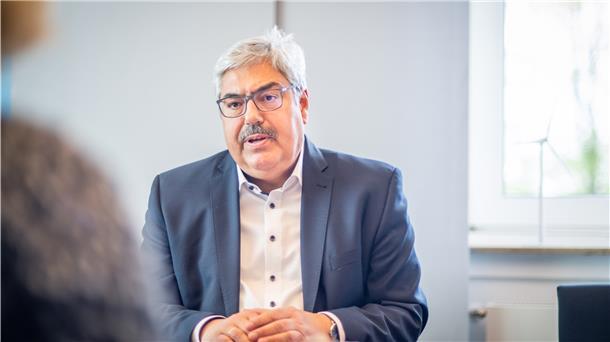 Den Weg, den Niedersachsen jetzt eingeschlagen hat, dass Gastronomiebetriebe unter strengen Auflagen ab Montag wieder Gäste empfangen dürfen, hält Oberbürgermeister Melf Grantz für richtig.