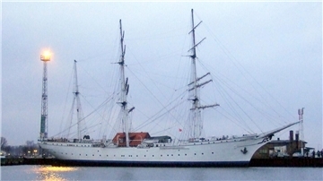Der 82 Meter lange Großsegler „Gorch Fock l“ feiert in diesem Jahr 90. Geburtstag.