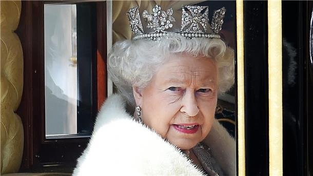 Der angebliche Gehstock von Königin Elizabeth II. hätte einem Mann fast viel Geld eingebracht.