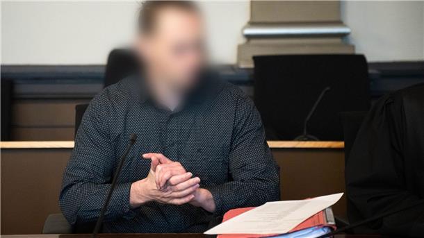 Nach Mordserie: „Seitdem kann ich besser essen und schlafen“ Der Angeklagte schweigt weiter.
