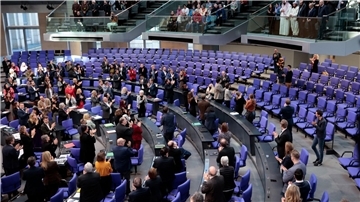 Der Antrag, die Verbrechen an den Jesidinnen und Jesiden als Völkermord anzuerkennen, wurde einstimmig angenommen.