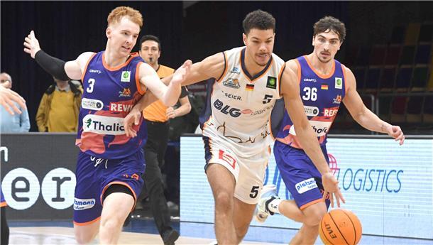 Der Ausfall von Jarelle Reischel (Mitte) ist ein Schlag für die Eisbären. Mit 15,9 Punkten im Schnitt ist der 31-Jährige eine der schärfsten Offensivwaffen in der Mannschaft von Trainer Steven Key.