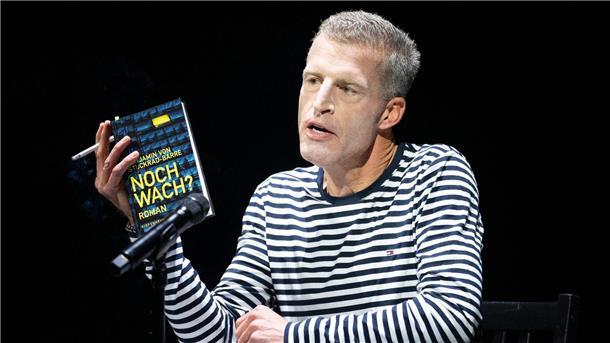 Stuckrad-Barre liest aus seinem Roman „Noch wach?“ Der Autor Benjamin von Stuckrad-Barre liest im Berliner Ensemble aus seinem Buch „Noch wach?“.