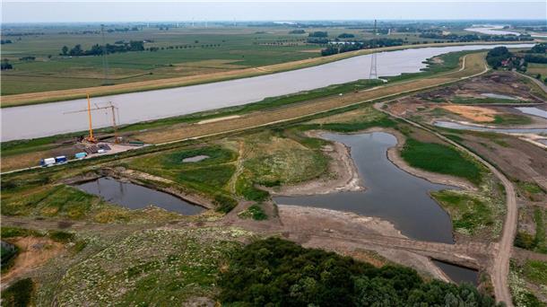Zehn Jahre Masterplan - Wie hat sich die Ems verändert? Der Bau des sogenannten Tidepolders Coldemüntje ist eine Maßnahme zur Verbesserung der Lebensräume im Masterplan Ems. (Archivbild)