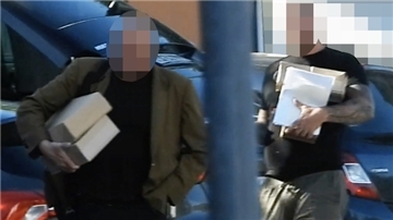 Reichsbürger treffen sich im Landkreis Cuxhaven zu einem Vortrag von Dr. Matthes Haug (links). 