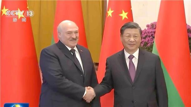 Lukaschenko und Xi wollen Zusammenarbeit ausbauen Der belarussische Machthaber Alexander Lukaschenko und der chinesische Staats- und Parteichef Xi Jinping wollen die Beziehungen ihrer Länder weiter stärken.