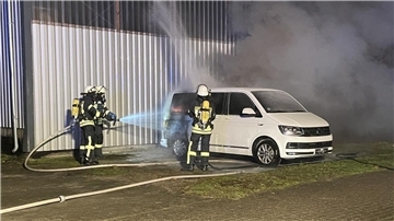 Der Brand eines VW-Multivans in Weertzen war ebenfalls Gegenstand des Prozesses. Auch dafür wurden die drei Tatverdächtigen jetzt als Täter verurteilt.