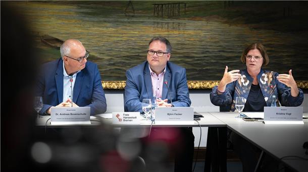 Zwei Jahre Bremer Senat – Streit, Sparkurs und Kompromisse Der Bremer Senat zieht nach zwei Jahren im Amt eine positive Bilanz.