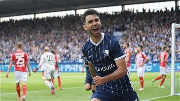 Der Bremerhavener Fußball-Profi Gerrit Holtmann spielt beim VfL Bochum.