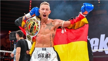 Der Bremerhavener Kickboxer Pascal Schroth verteidigte in München seinen WM-Titel.