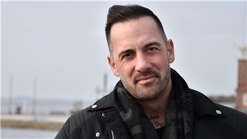 Der Bremerhavener Sascha Grabowski macht bei der Vox-Kuppelshow „Herz an Bord“ mit.