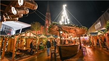 Bremerhavener Weihnachtsmarkt am Abend