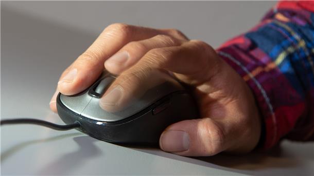 Datenschutz: Klagerecht für Verbraucherschützer möglich Der Bundesgerichtshof befasst sich mit der Frage, wer Datenschutzverstöße vor Gericht bringen darf.