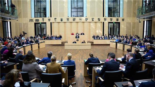 Der Bundesrat macht den Weg für das Milliarden-Finanzpaket frei. 
