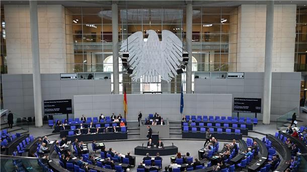 Bundestag beschließt jährlichen Nationalen Veteranentag Der Bundestag hat beschlossen einen Nationalen Veteranentag einzuführen.