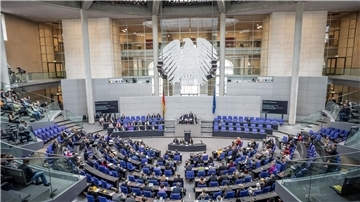 Der Bundestag wird derzeit alle vier Jahre gewählt - das nächste Mal planmäßig im Jahr 2025.