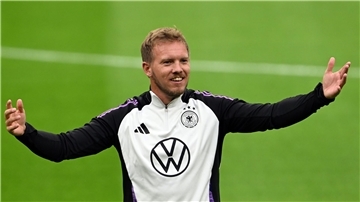 Der Bundestrainer stellt klare Forderungen an seinen ersten Länderspiel-Kader des Jahres. 
