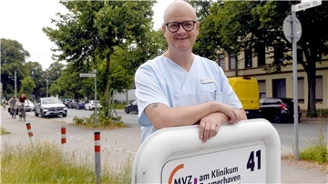 Der Chirurg Dr. Thomas Brin vom MVZ Reinkenheide berichtet, dass er wegen des IT-Ausfalls bei Ameos viele ambulante Patienten übernehmen musste.