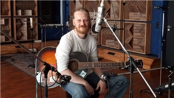 Der christliche Musiker Martin Weiß spielt ein Konzert in Zeven.