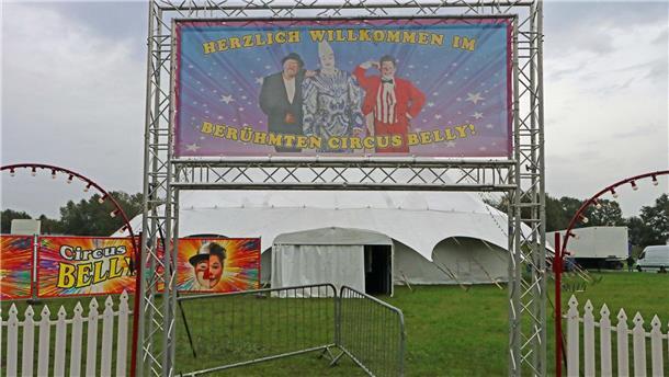 Der Circus Belly ist seit 40 Jahren regelmäßig zu Gast in Zeven. In dieser Spielsaison begeistern die Artisten, Clowns und Tierdresseure mit einer atemberaubenden Show.