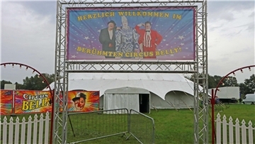 Der Circus Belly ist seit 40 Jahren regelmäßig zu Gast in Zeven. In dieser Spielsaison begeistern die Artisten, Clowns und Tierdresseure mit einer atemberaubenden Show.