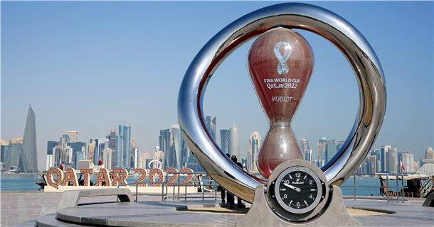 Die Countdown-Uhr für die Fußball-Weltmeisterschaft 2022 in Katar.