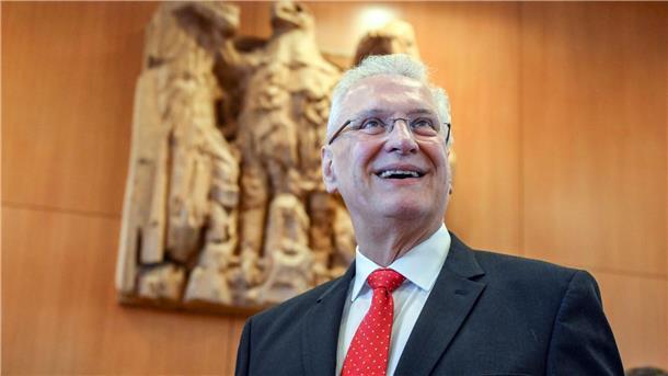 Der CSU in Bayern war die Reform ebenfalls ein Dorn im Auge. Innenminister Joachim Herrmann (CSU) ist demzufolge auch über das Urteil erfreut.