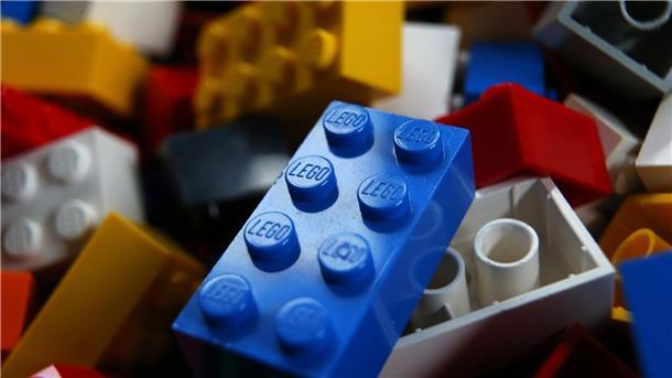 Lego-Bausteine trotz schwierigen Spielzeugmarkts gefragt „Der deutsche Markt ist wirklich das Herzstück der Lego-Gruppe, und das war er schon immer“, sagt Unternehmenschef Niels Christiansen.