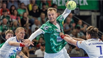 Handballer Mathias Gidsel beim Wurf