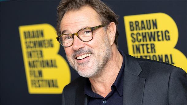 Der deutsche Schauspieler Sebastian Koch hat seine Rolle in der niederländischen Serie „Máxima“ sehr gemocht.