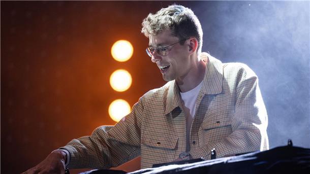 Der DJ Lost Frequencies tritt auch beim Radiopreis auf