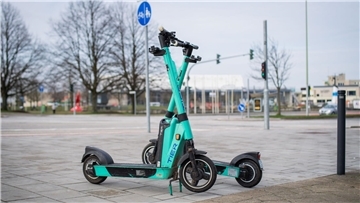 Der E-Scooter-Anbieter Tier denkt über eine Ausweitung seines Angebots ins Bremerhavener Umland nach.