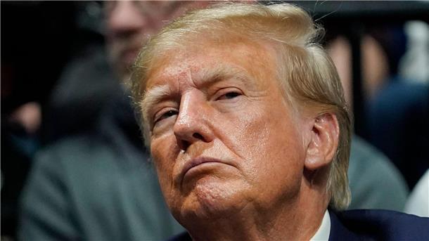 Affäre um Geheimdokumente - Neue Vorwürfe gegen Trump Der ehemalige US-Präsident Donald Trump ist in der Affäre um Geheimdokumente mit neuen Vorwürfen konfrontiert.
