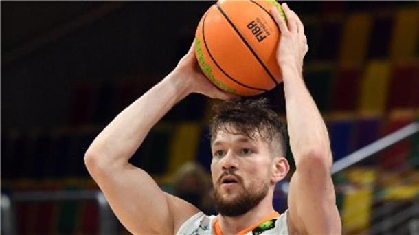 Der ehmalige Eisbären-Profi Leon Friedrici will mit den EPG Baskets Koblenz aufsteigen.