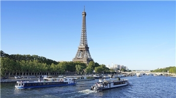 Der Eiffelturm in Paris ist wegen einer Bombendrohung evakuiert worden.