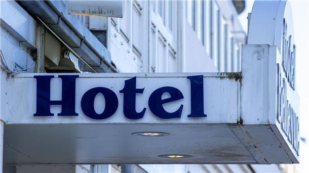 IHK-Umfrage: Stimmung in Tourismusbranche schlechter Der Eingang zu einem Hotel.