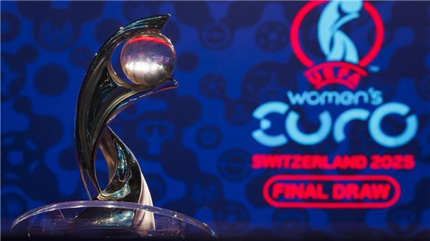 EM-Bewerbung mit elf Städten: Aus für Bremen, Hamburg, Essen Der EM-Pokal der Frauen.
