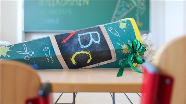 Zehntausende Kinder feiern Einschulung Der erste Schultag bringt für viele Familien Spannung und Vorfreude. (Archivbild)