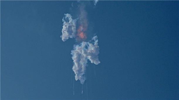 Der erste Testflug des bisher längsten jemals gebauten Raketensystems „Starship“ ist wenige Minuten nach dem Start mit einem ungeplanten Auseinanderbrechen zu Ende gegangen.
