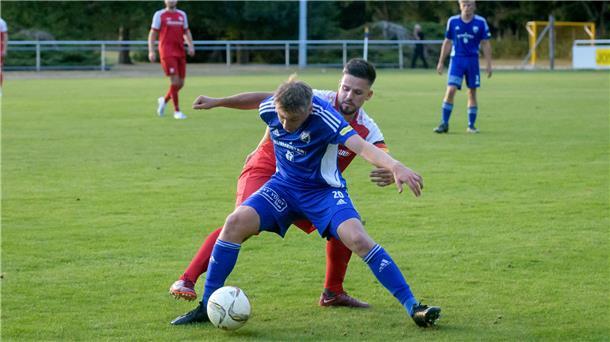 Der ESC (rotes Trikot) gewann mit Jannes Leu beim FC Sparta mit 9:0. LTS-Spieler Timo Tötheider gewann gegen Vatan Sport nach Elfmeter-schießen mit 7:6.