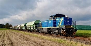 Der EVB ist es gelungen, zahlreiche sogenannte Neuverkehre von der Straße auf ihren Schienen zu holen. Dazu zählt unter anderem der Transport von Dünge- und Futtermitteln, Getreide und Schüttgütern.