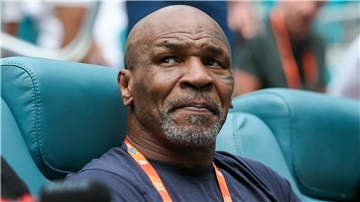 Der Ex-Boxweltmeister Mike Tyson wagt ein Comeback im Ring.