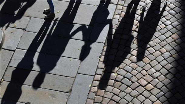 Mehr Jobs für Frauen und Ältere gegen Fachkräftemangel Der Fach- und Arbeitskräftemangel stellt Deutschland heute schon vor große Herausforderungen. (Symbolbild)